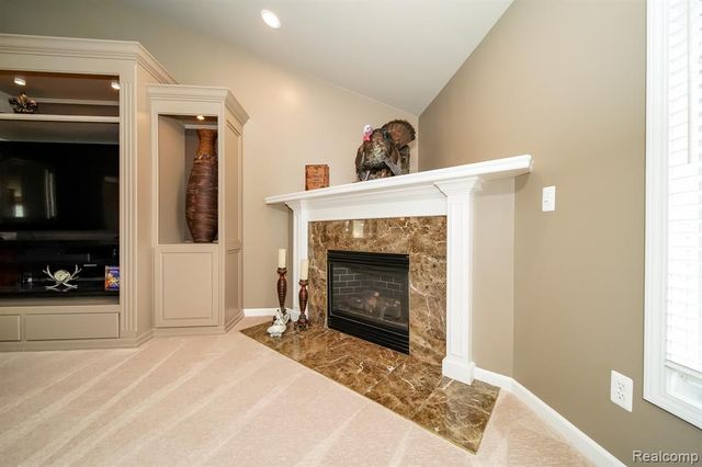 16154 White Water Drive, Macomb, MI 48042