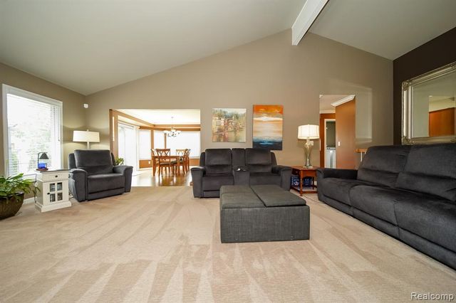 16154 White Water Drive, Macomb, MI 48042
