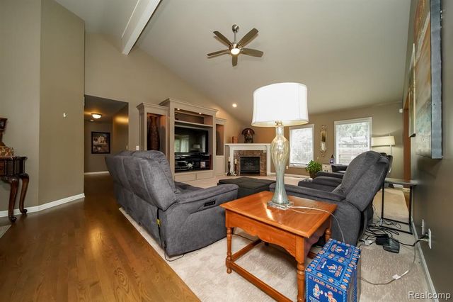 16154 White Water Drive, Macomb, MI 48042