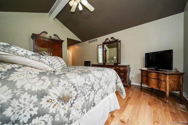 16154 White Water Drive, Macomb, MI 48042