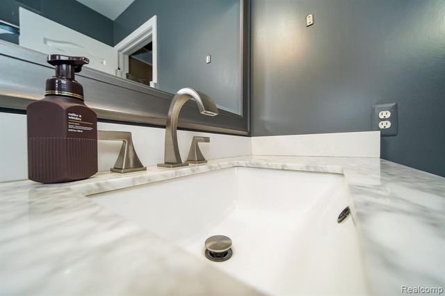16154 White Water Drive, Macomb, MI 48042
