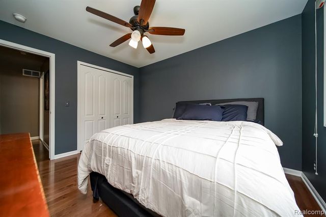 16154 White Water Drive, Macomb, MI 48042