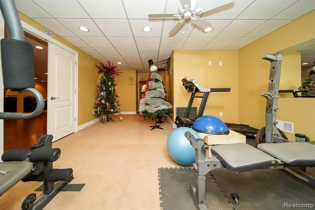 16154 White Water Drive, Macomb, MI 48042