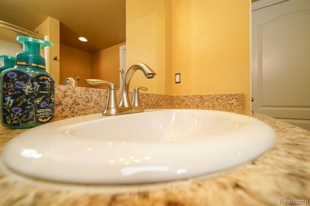 16154 White Water Drive, Macomb, MI 48042