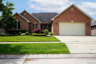 16154 White Water Drive, Macomb, MI 48042