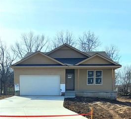103 Highland Drive, Smithville, MO 64089