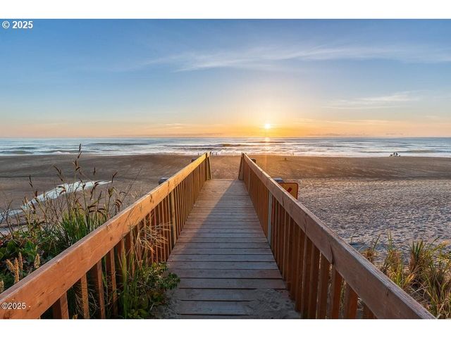 4175 N HIGHWAY 101 A-1, Depoe Bay, OR 97341