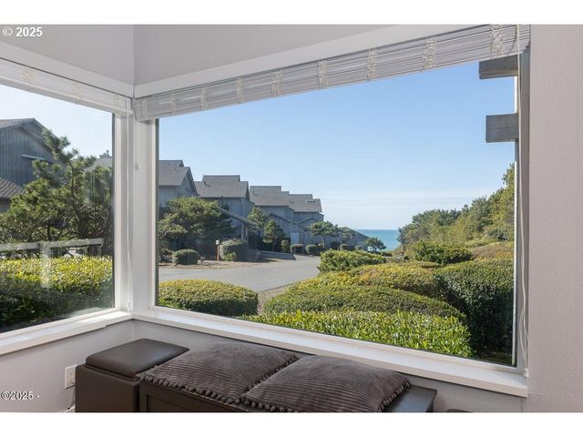 4175 N HIGHWAY 101 A-1, Depoe Bay, OR 97341