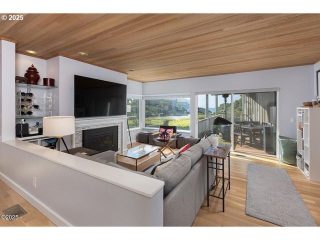 4175 N HIGHWAY 101 A-1, Depoe Bay, OR 97341