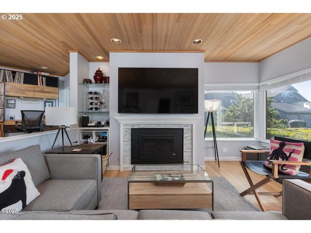 4175 N HIGHWAY 101 A-1, Depoe Bay, OR 97341