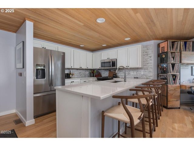 4175 N HIGHWAY 101 A-1, Depoe Bay, OR 97341