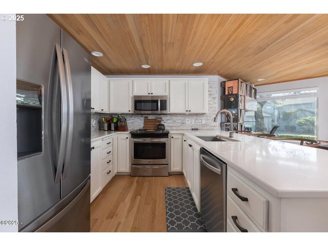 4175 N HIGHWAY 101 A-1, Depoe Bay, OR 97341