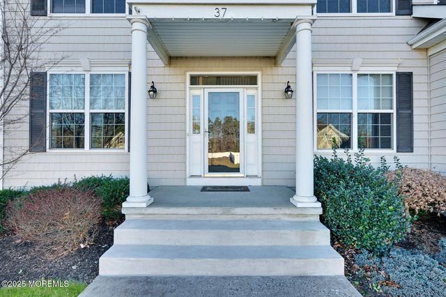 37 Imperial Place N, Jackson, NJ 08527