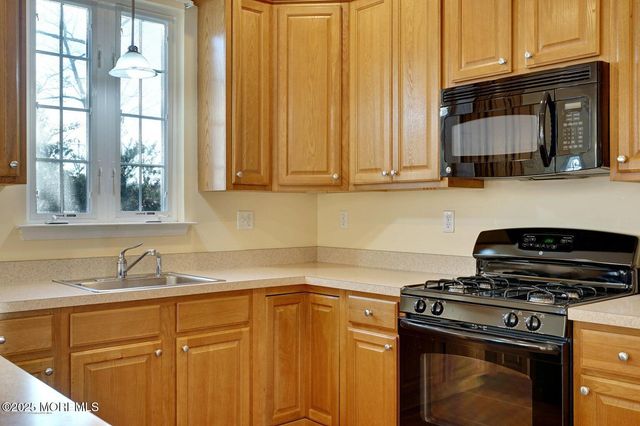 37 Imperial Place N, Jackson, NJ 08527