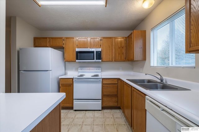 6607 N 79th Street, Omaha, NE 68122