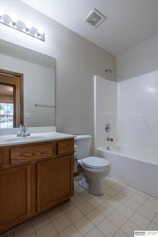 6607 N 79th Street, Omaha, NE 68122