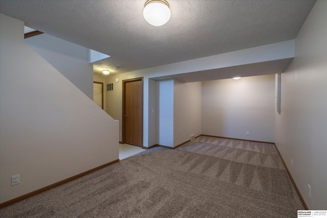 6607 N 79th Street, Omaha, NE 68122