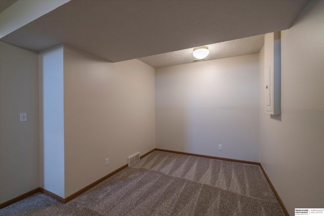 6607 N 79th Street, Omaha, NE 68122