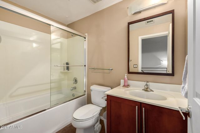 525 W LAKESIDE Drive W 125, Tempe, AZ 85281