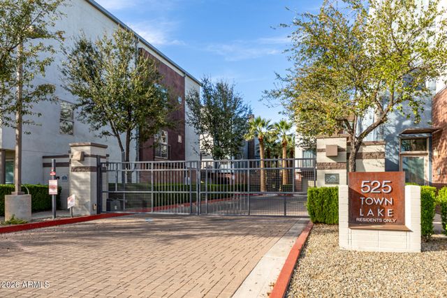 525 W LAKESIDE Drive W 125, Tempe, AZ 85281