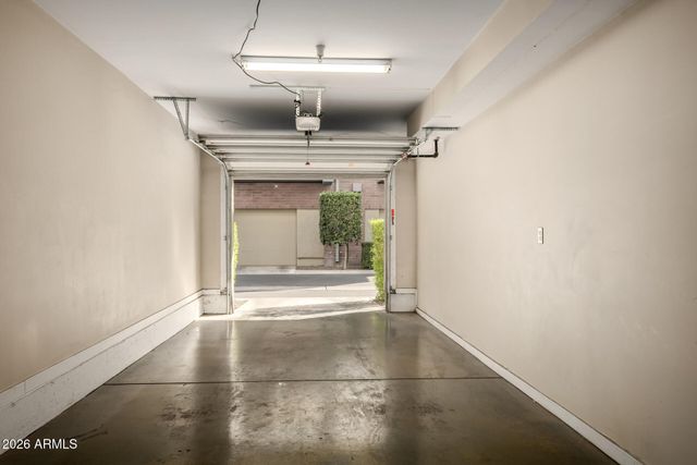 525 W LAKESIDE Drive W 125, Tempe, AZ 85281