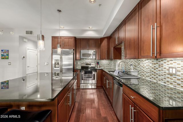 525 W LAKESIDE Drive W 125, Tempe, AZ 85281