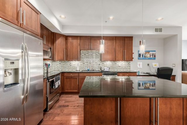 525 W LAKESIDE Drive W 125, Tempe, AZ 85281