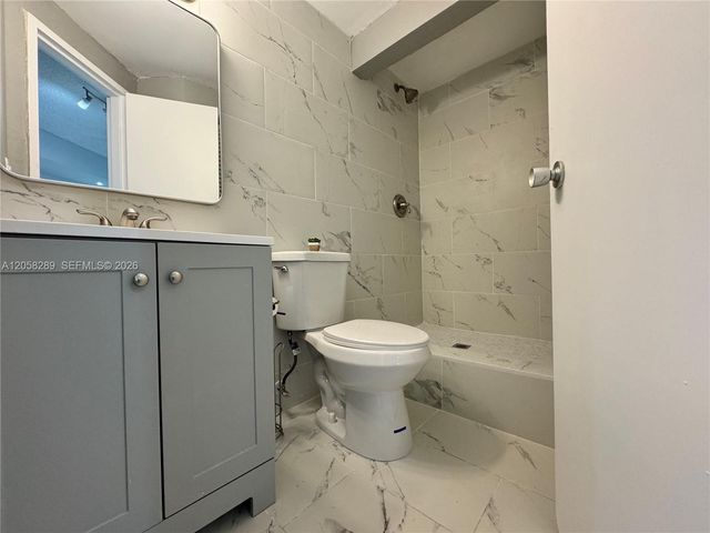 801 Brickell Bay Drive 465, Miami, FL 33131