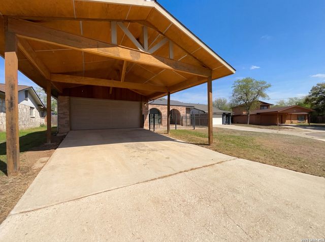 8911 Rich Trace, San Antonio, TX 78251
