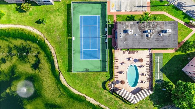 9461 Sunrise Lakes Boulevard 207, Sunrise, FL 33322
