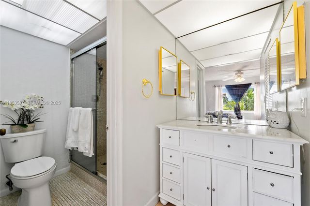 9461 Sunrise Lakes Boulevard 207, Sunrise, FL 33322