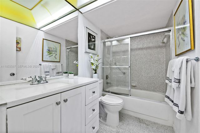 9461 Sunrise Lakes Boulevard 207, Sunrise, FL 33322