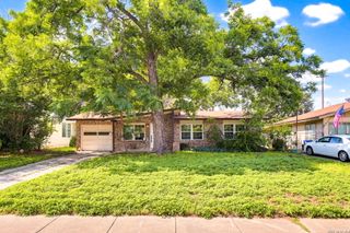207 DRESDEN DR, San Antonio, TX 78213