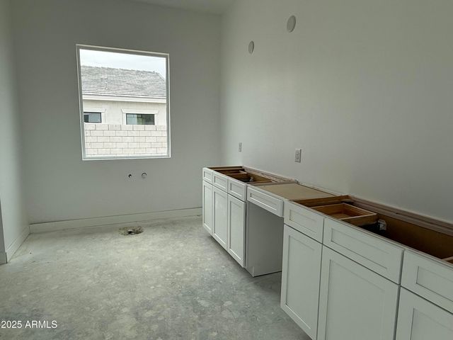 6452 E OMEGA Circle, Mesa, AZ 85215