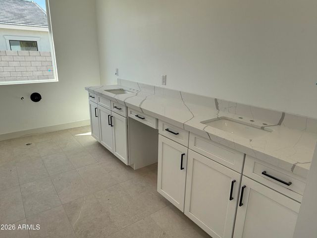 6452 E OMEGA Circle, Mesa, AZ 85215