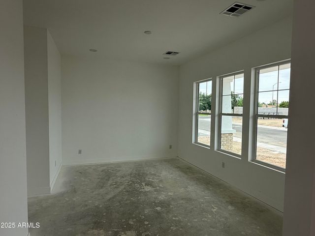 6452 E OMEGA Circle, Mesa, AZ 85215