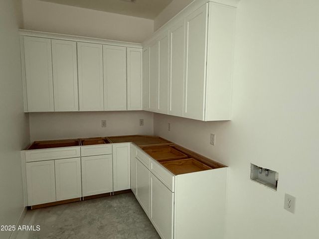 6452 E OMEGA Circle, Mesa, AZ 85215