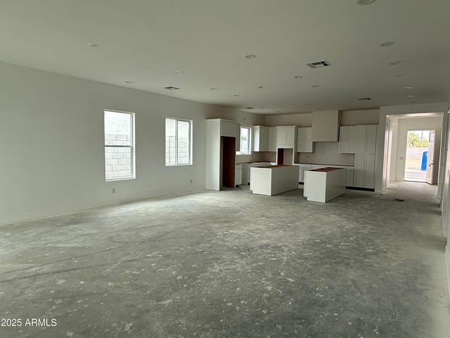 6452 E OMEGA Circle, Mesa, AZ 85215