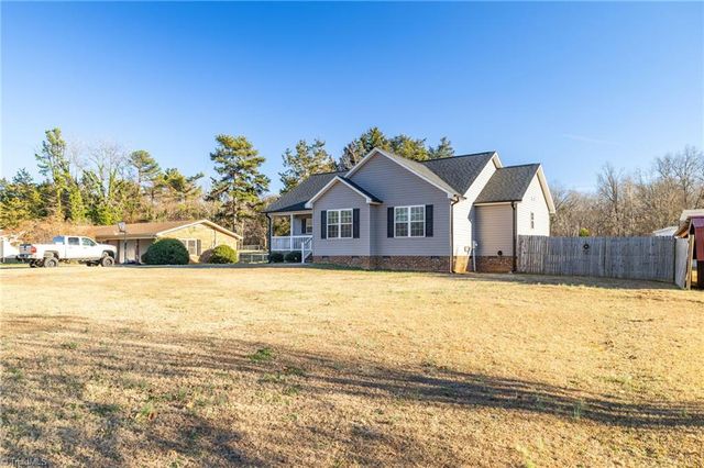1112 Heathwood Drive, Randleman, NC 27317