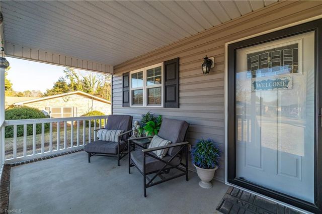 1112 Heathwood Drive, Randleman, NC 27317