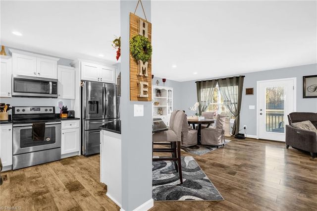 1112 Heathwood Drive, Randleman, NC 27317