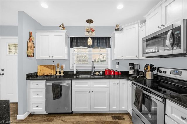 1112 Heathwood Drive, Randleman, NC 27317