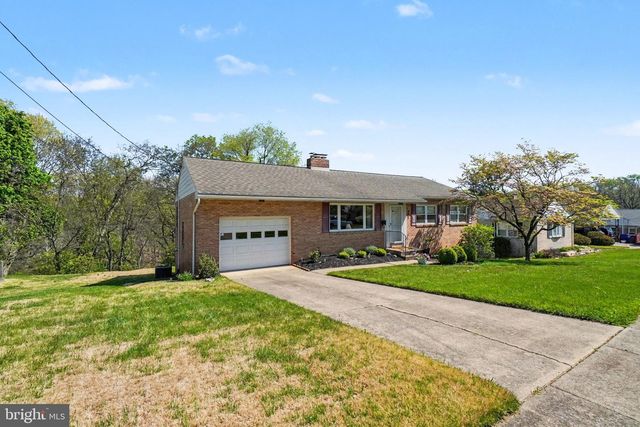 3870 DAWN MAR ST, Harrisburg, PA 17111