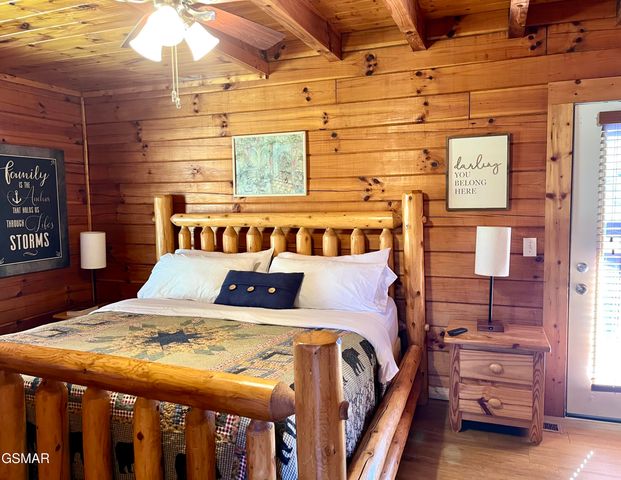 1653 Little Cabin Loop, Sevierville, TN 37862