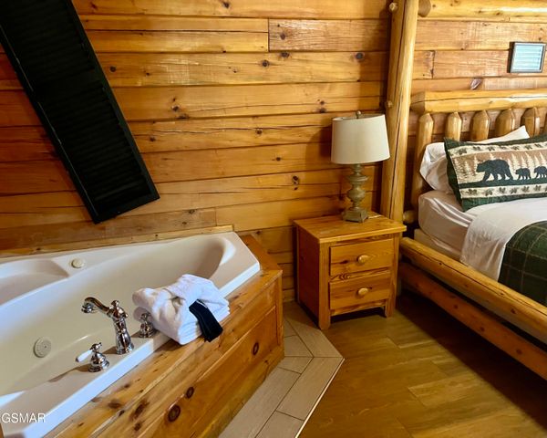 1653 Little Cabin Loop, Sevierville, TN 37862