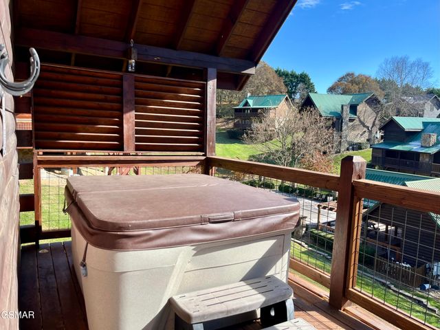 1653 Little Cabin Loop, Sevierville, TN 37862