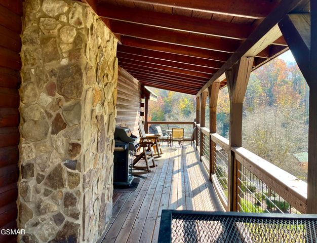 1653 Little Cabin Loop, Sevierville, TN 37862