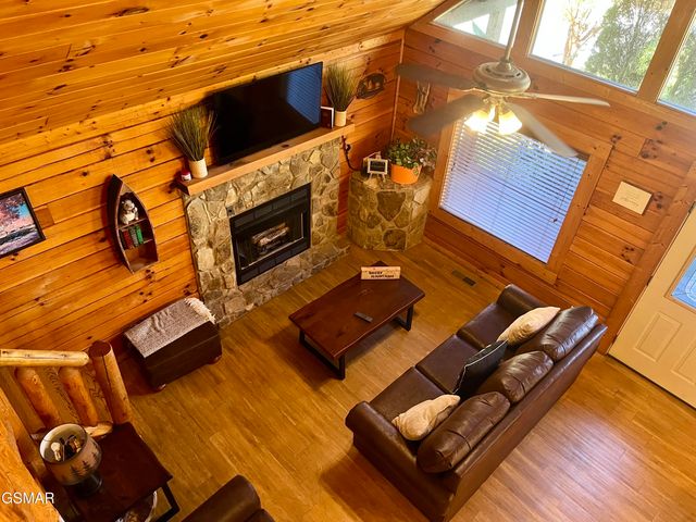 1653 Little Cabin Loop, Sevierville, TN 37862
