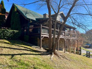 1653 Little Cabin Loop, Sevierville, TN 37862