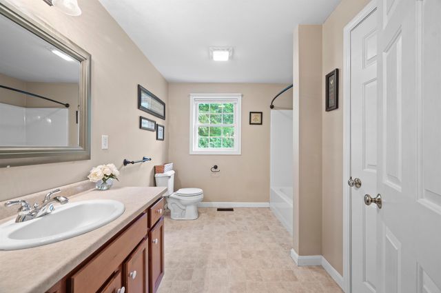 25 Melba Drive, Hudson, NH 03051